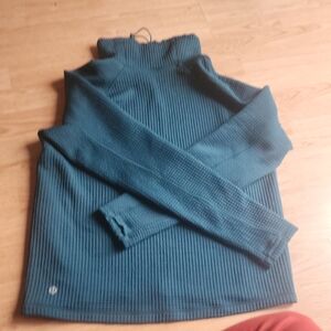 Lululemon womens top